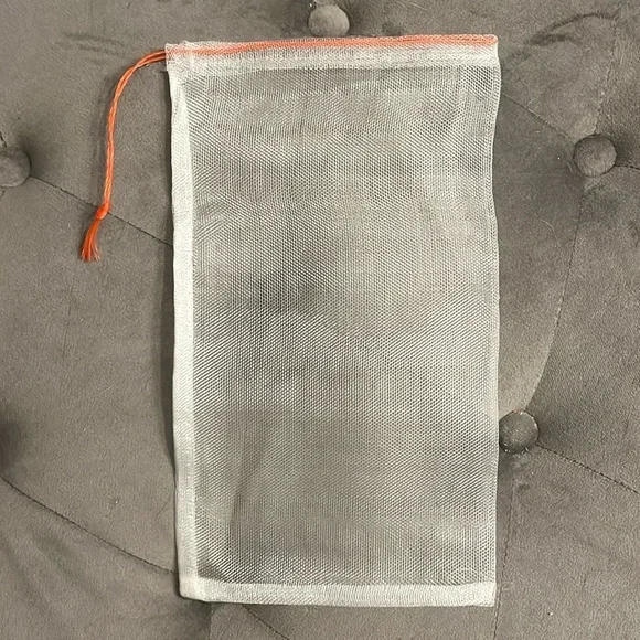 42 Fruit /garden protection netting drawstring nylon bags - Picture 2 of 3